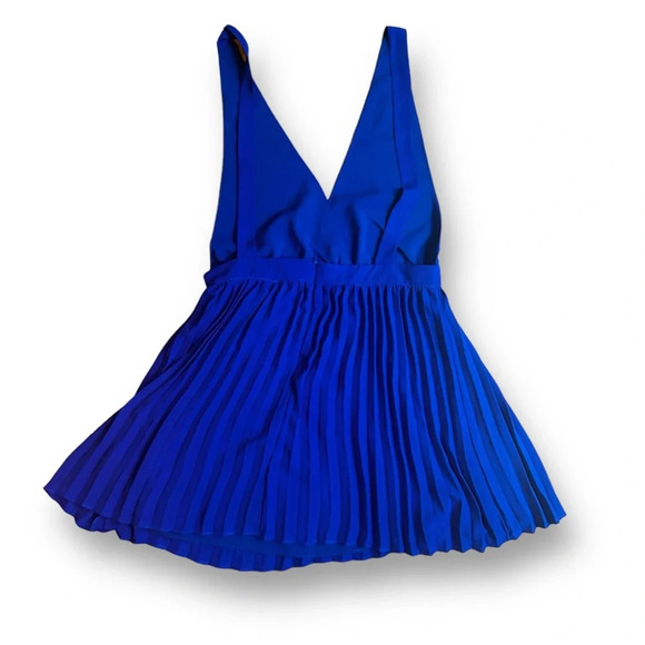 Superdown sharona pleated mini dress Cobalt Blue Size Medium NWOT Revolve - Picture 8 of 13